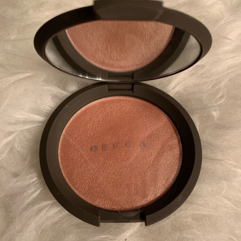 Becca Rose Gold Highlighter